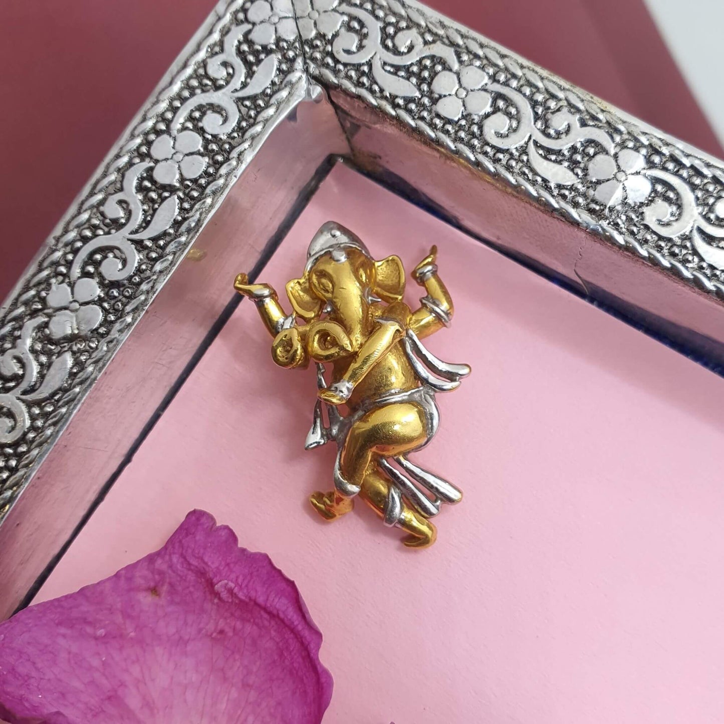 Chaunce Lord Parvatinandan Gold Pendant