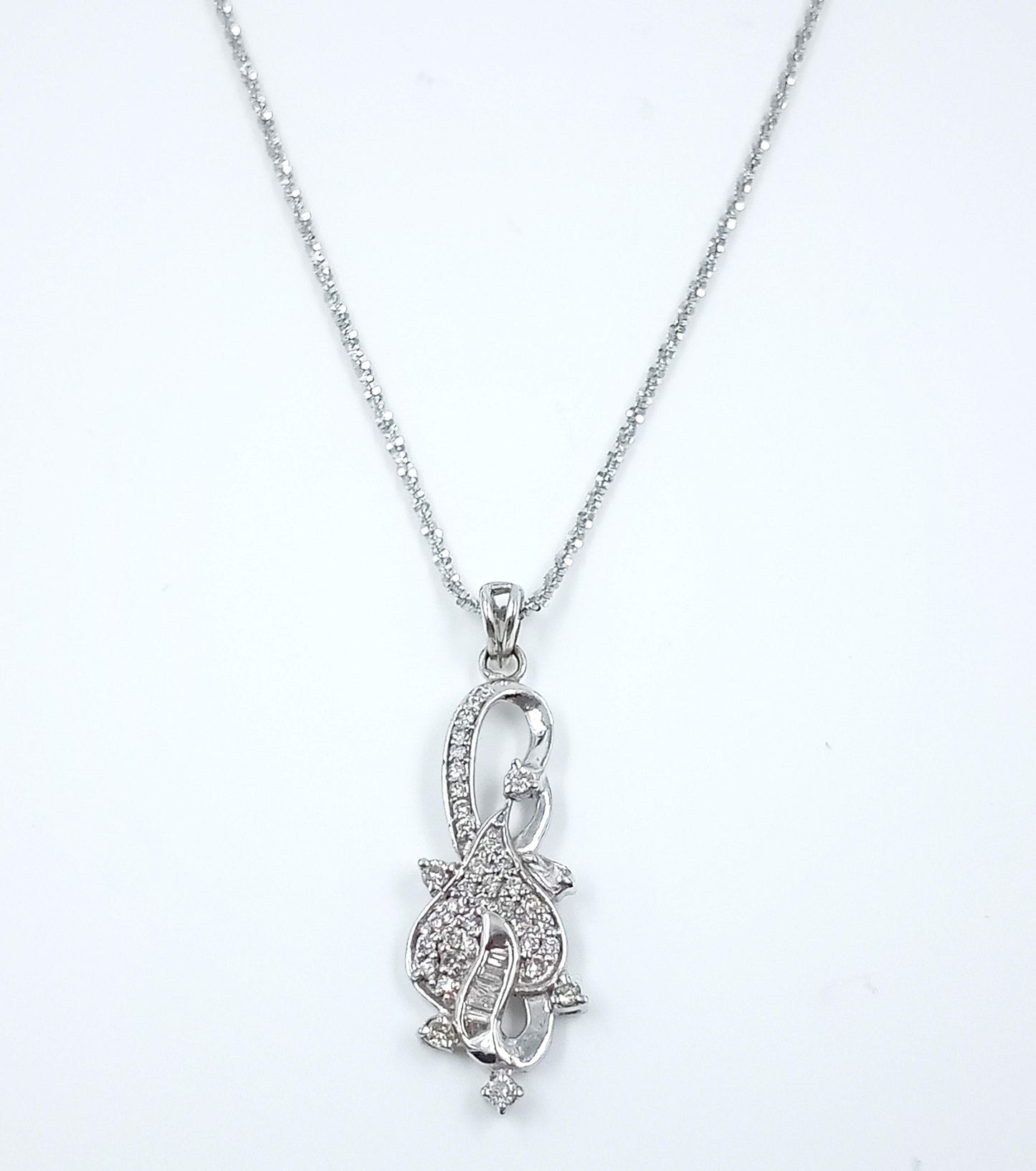 Graceful Twisted Design Diamond Pendant for Women