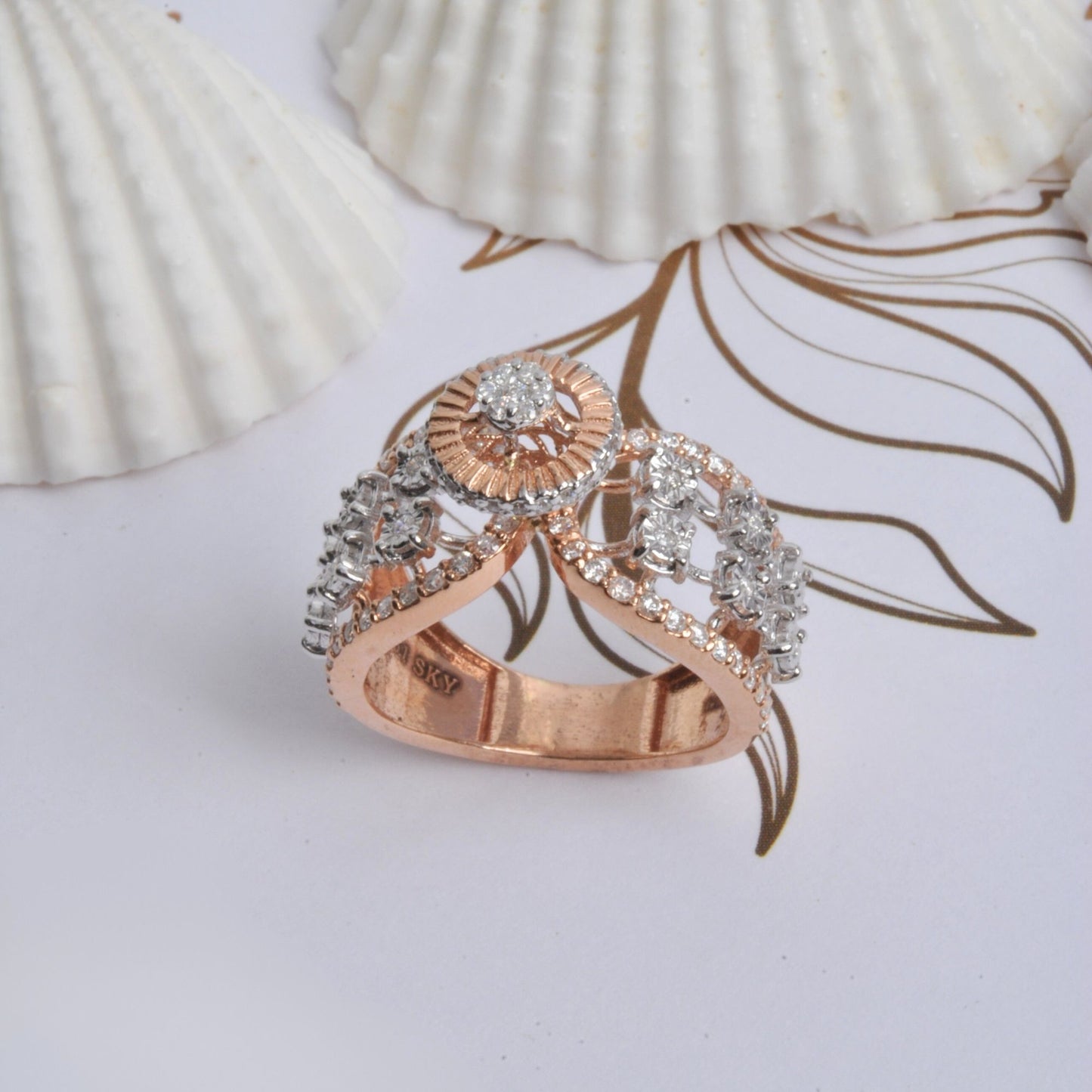 Elegant 18K White Gold Diamond Ring