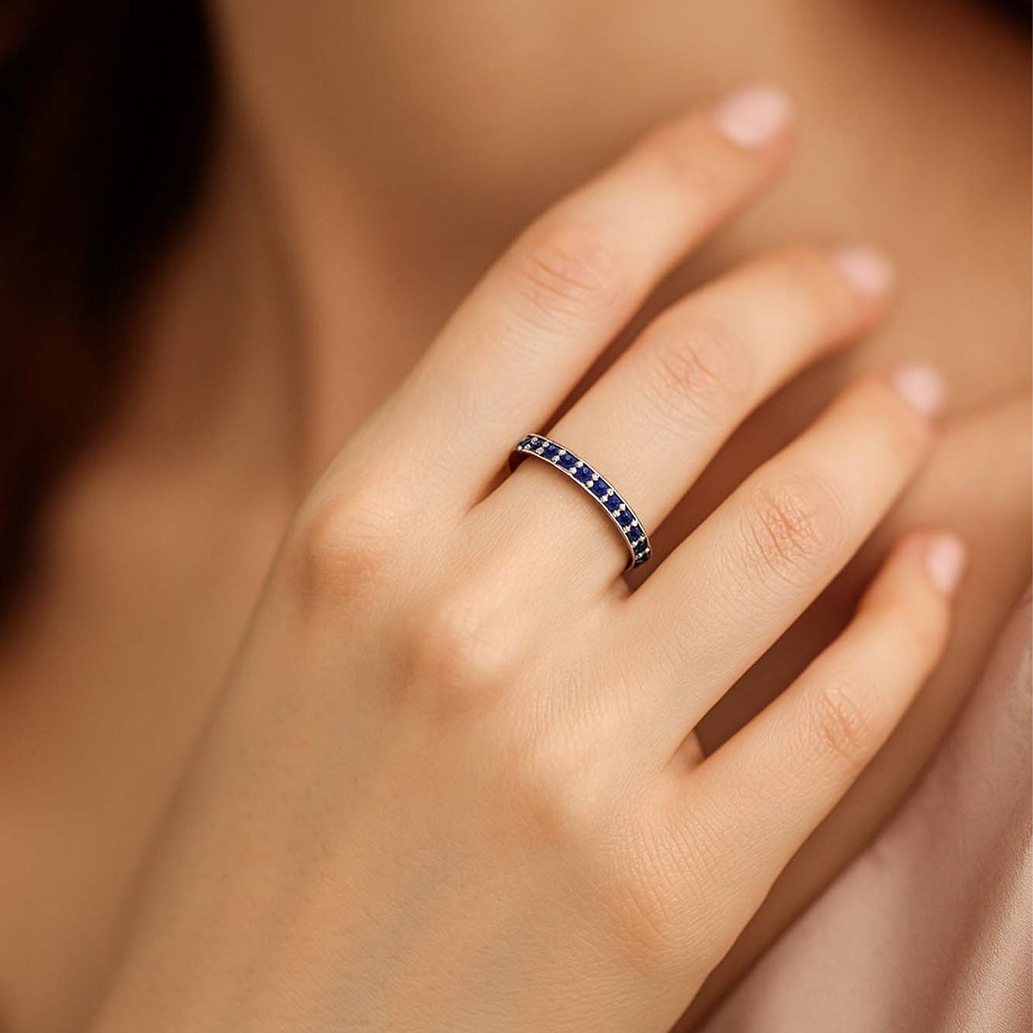 Minimalist Eternity Ring with Alternating Sapphire