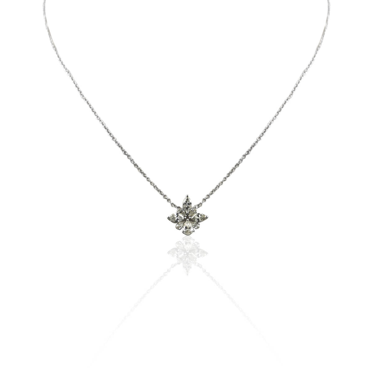 Ailse Cluster Diamond Pendant