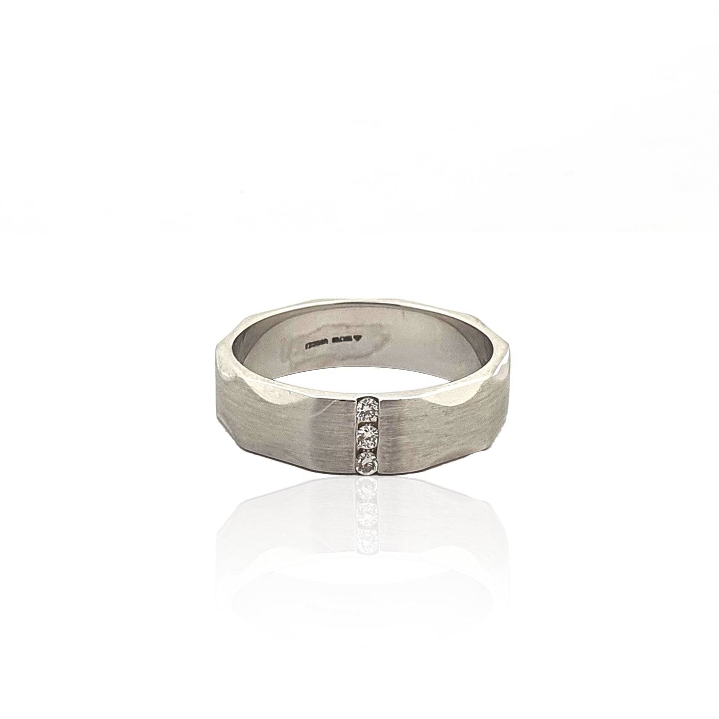 Giovana Preety Diamond Band Ring