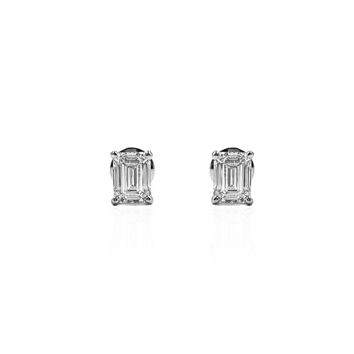 Maurizia Diamond Solitaire Stud Earring