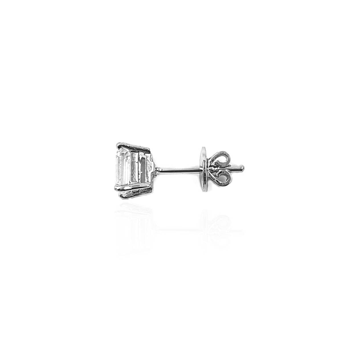 Maurizia Diamond Solitaire Stud Earring