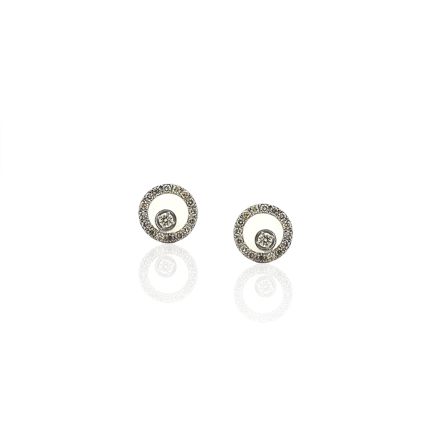 Roundish Diamond Stud Earring