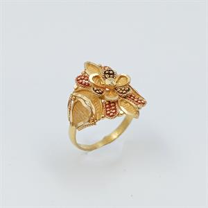 Royal Bloom
gold ring