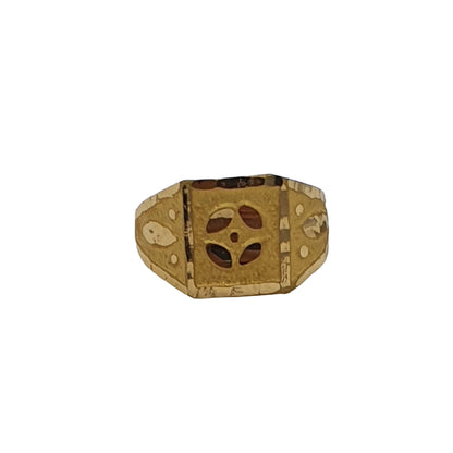 Classic Signet
gold ring