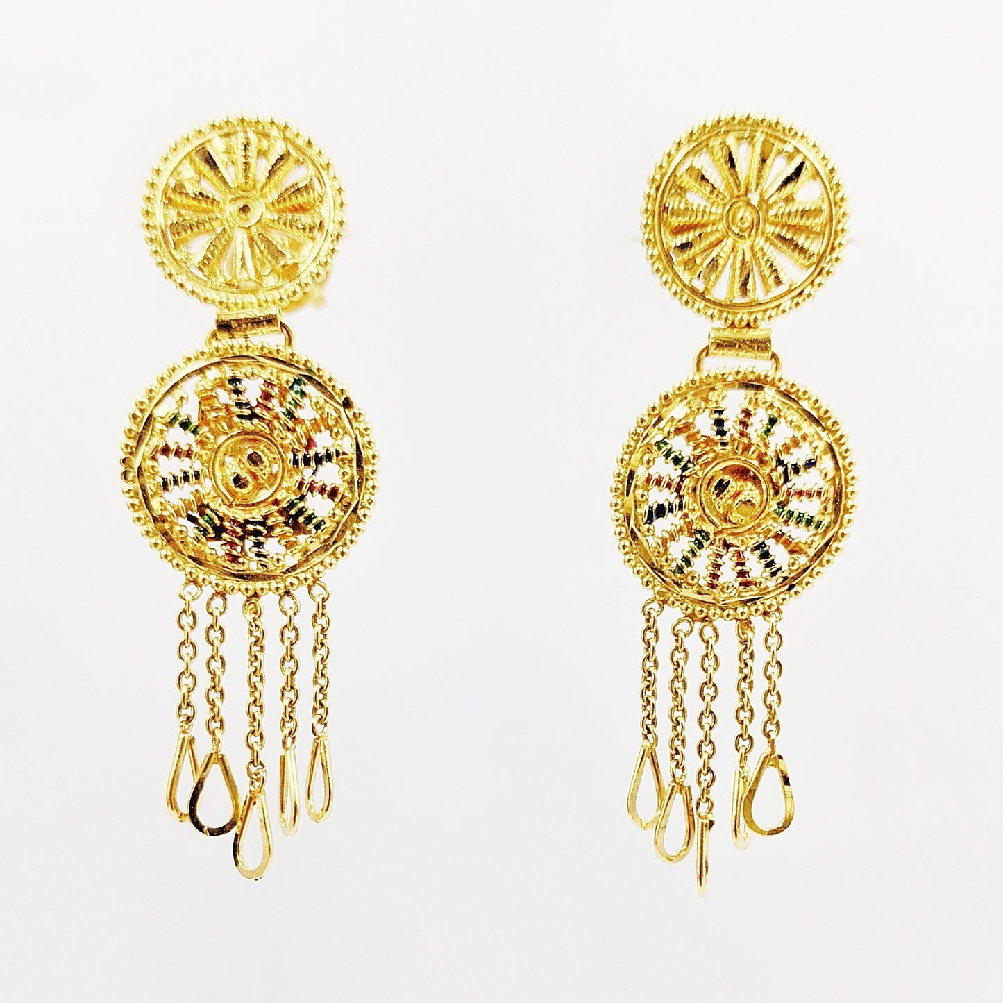 Nivriti Gold Earring
