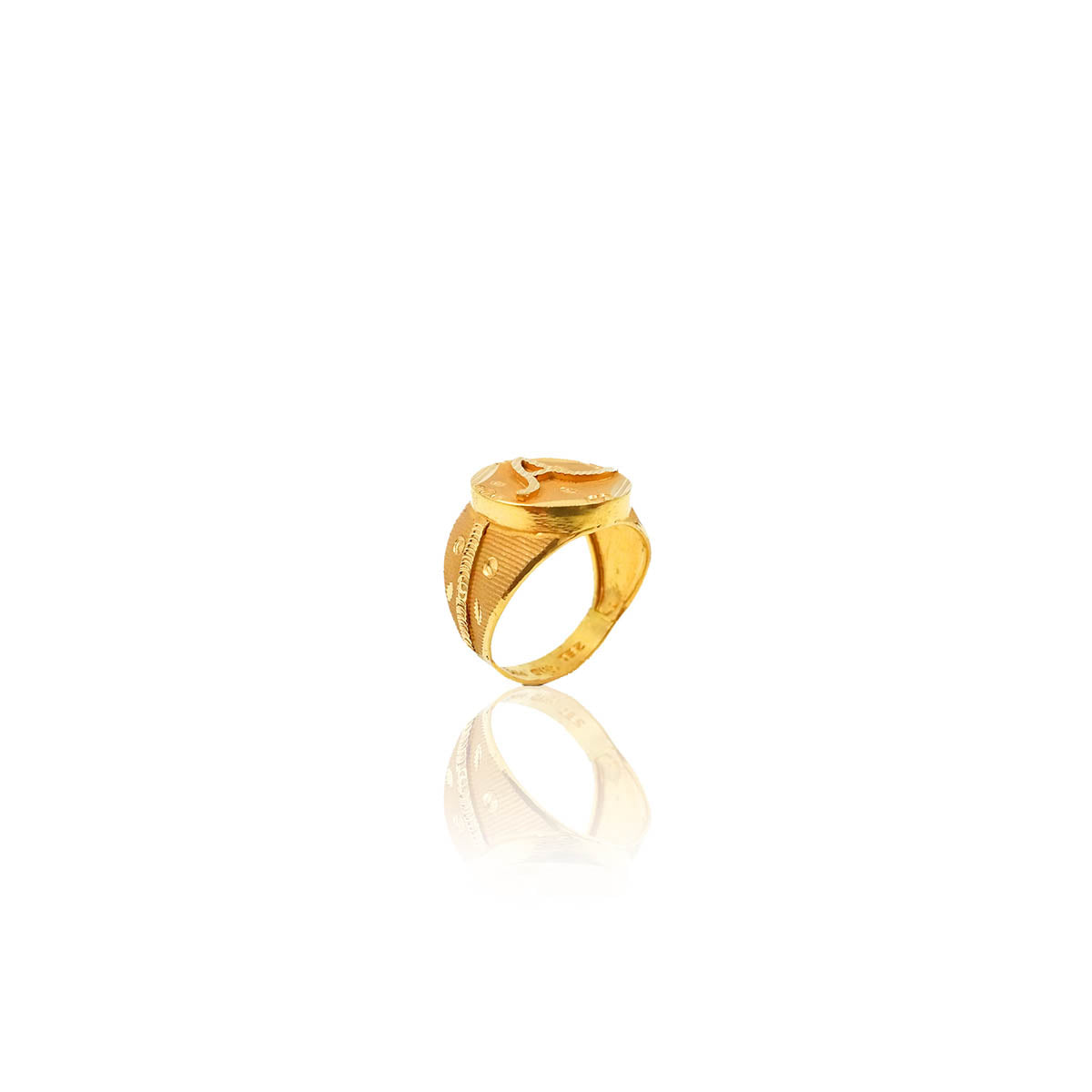 Baylie Mens Alphabet Gold Ring