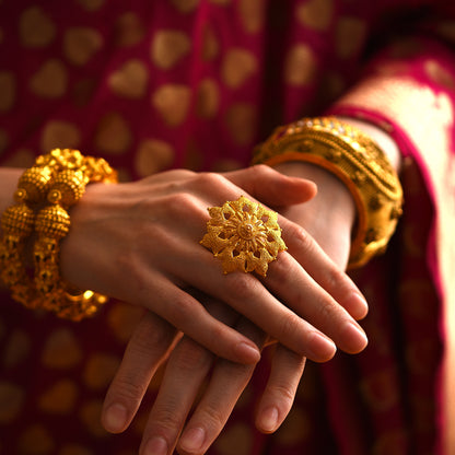 Abhavya Traditional Parasol Gold Ring