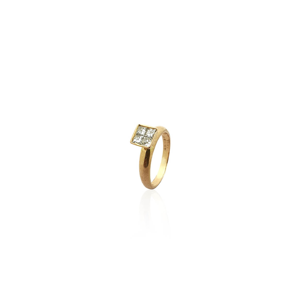 Square Shaped Engagement Rings | Collins Diamonds